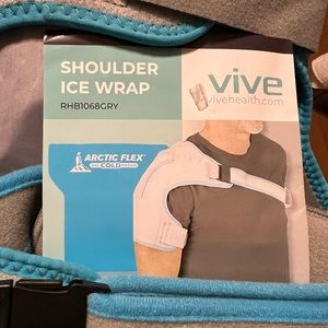 Shoulder ice wrap